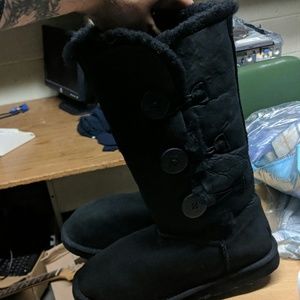 Black Ugg boots size 8